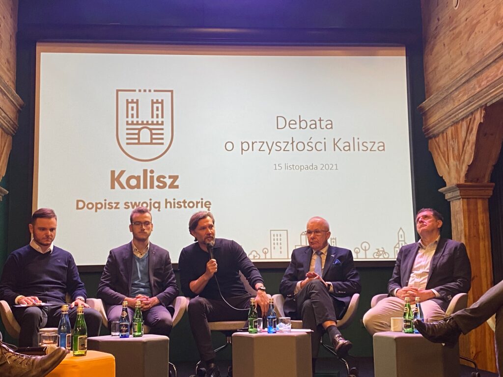 Rektor i naukowcy Akademii Kaliskiej gośćmi debaty o przyszłości miasta-3