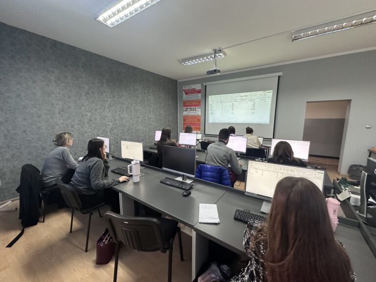  „Cyfrowo NIEwykluczeni” – studenci rozwijają kompetencje przyszłości!