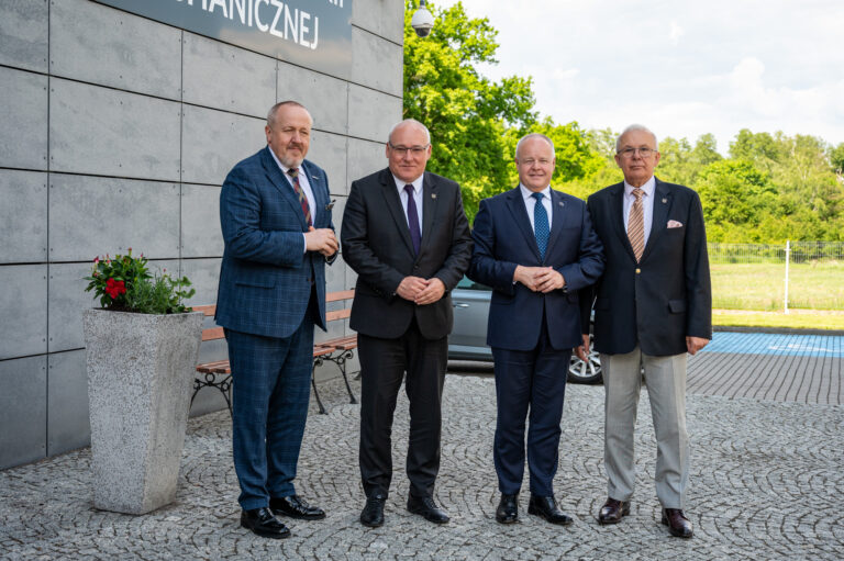 Wsparcie dla rozwoju Uniwersytetu Kaliskiego —&nbsp;wizyta wiceministra nauki i&nbsp;dyrektora NCBR