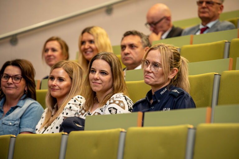 Naukowcy o&nbsp;walce informacyjnej